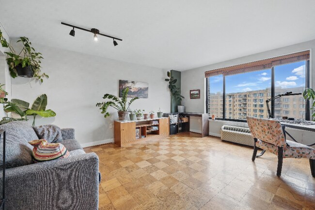 Photo - 2501 Calvert St NW Unidad 811