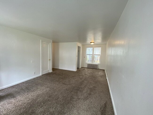 Photo - 443 NE Winchester St