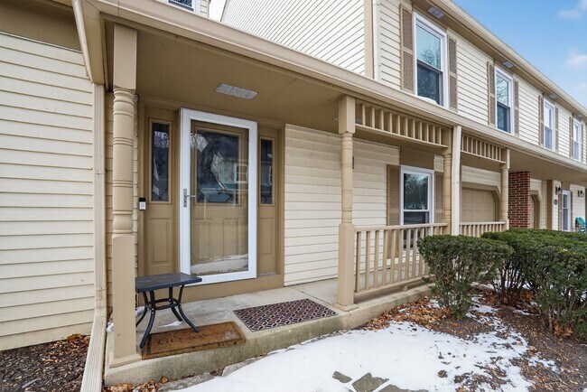 Photo - 1336 Queensgreen Cir Unit 1336