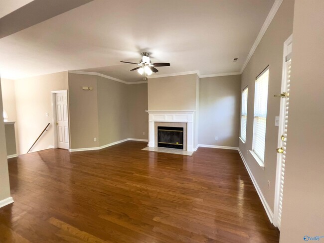 Photo - 107 Barrington Ct