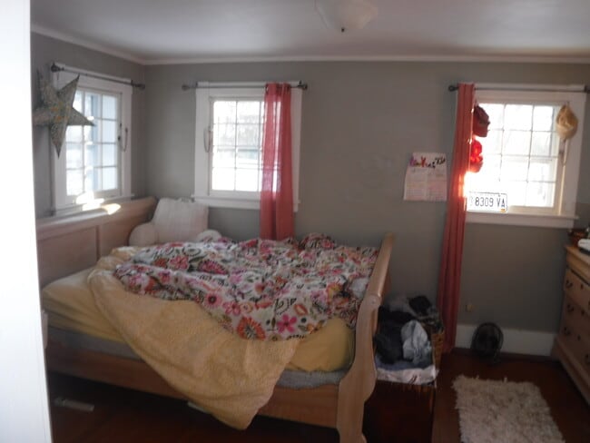 Photo - 32 College Ave