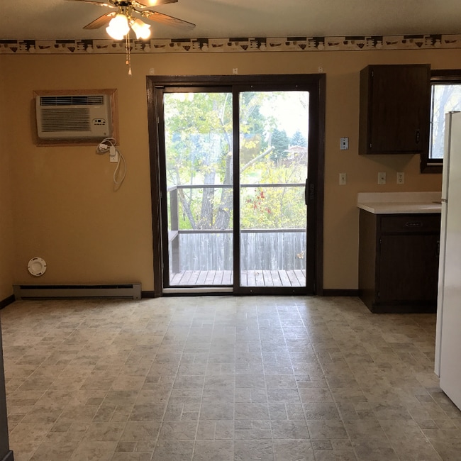 Photo - 802 11th St NW