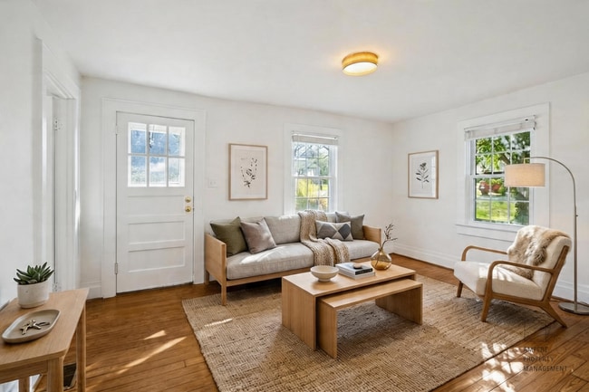 Photo - Amazing 2 bedroom 1 bathroom for rent!