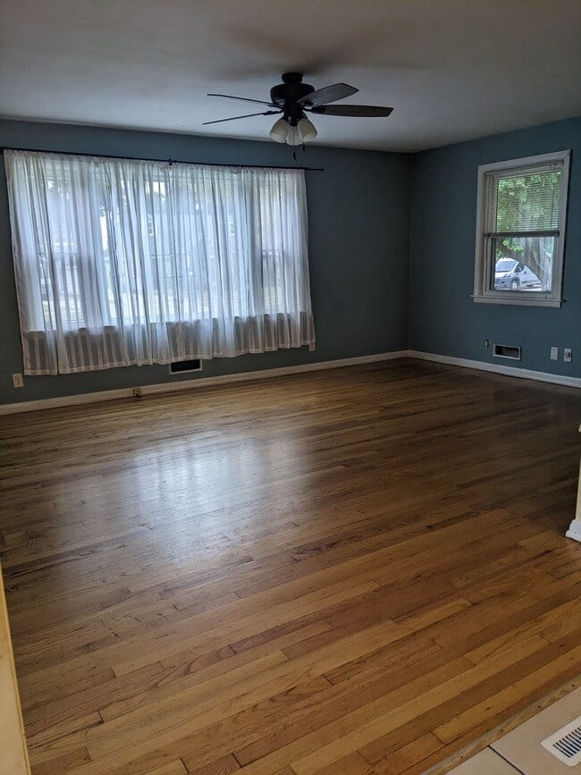 Photo - 1211 Stratford Ave