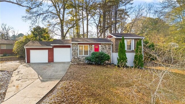 Building Photo - 2918 Highland Dr SE