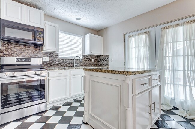 Photo - 20218 White Poplar Dr