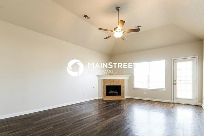 Photo - 3 Bedroom Pet-Friendly Home in Memphis, TN with Main Street Renewal