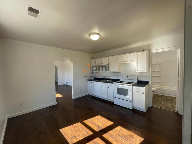 Photo - 4635 Towle Ave Unit 2
