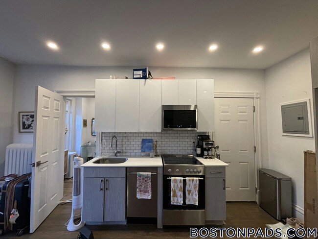 Photo - 225 Newbury St Unit 3R