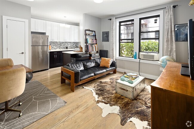 Building Photo - 41 Clarkson Ave Unit 4E Rental