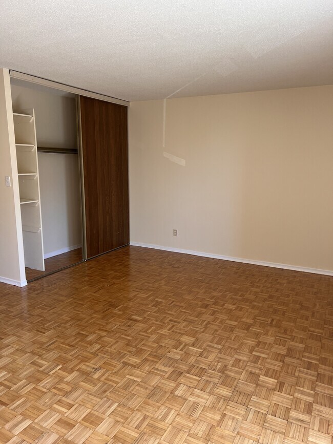 Photo - 800 Riddell Ave N Unit 206