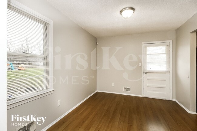 Photo - 11943 Manchester Ave
