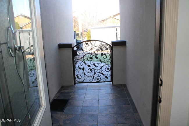 Photo - 3060 Cascade Point