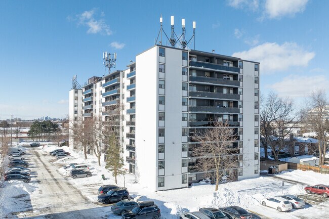 Photo - 739 Birchmount Rd