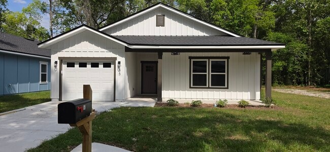 Building Photo - 55 Delmonte St