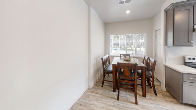 Photo - Carruth Ave &amp; Home Ave Unidad Carruth Ave