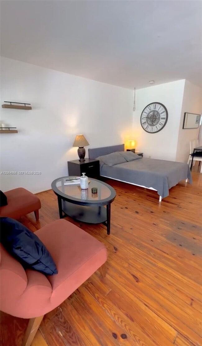 Photo - 644 Meridian Ave Unidad 10