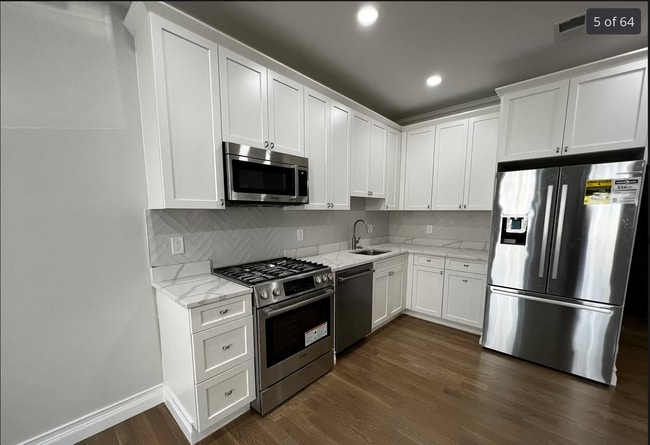 Photo - 14 Mount Hood Rd