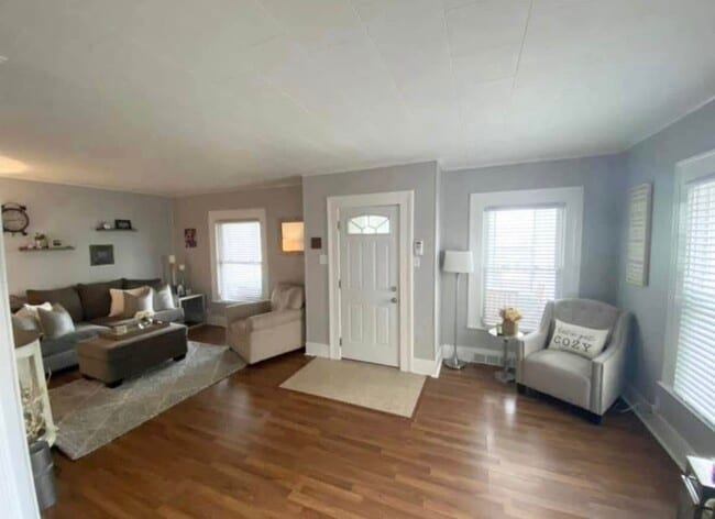 Living room (will be unfurnished) - 541 Tompkins St