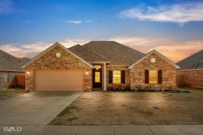 Building Photo - 2370 Tallgrass Cir