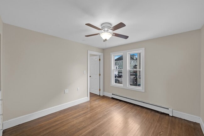 Photo - 130 Dalton St