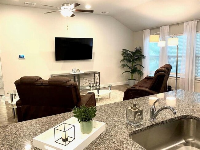 Photo - 21643 Boggy Ford Rd