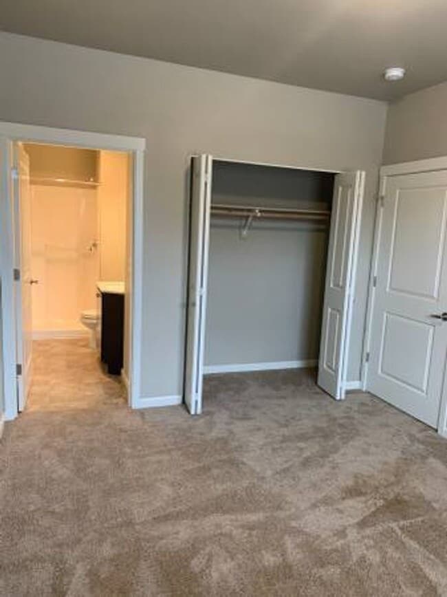 Photo - WHITE OAK LUXURY APARTMENTS