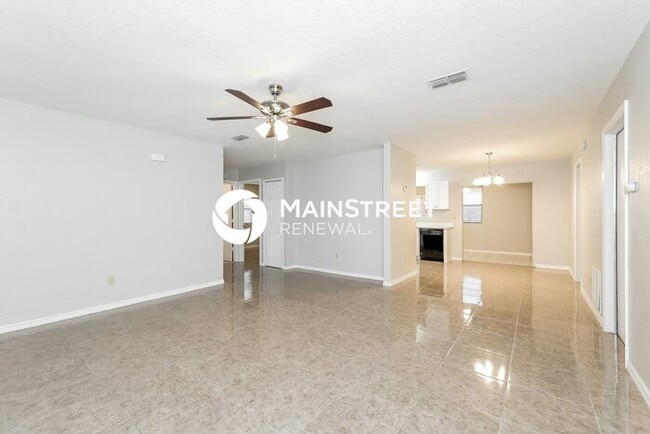 Photo - 3 Bedroom Pet-Friendly Home in KISSIMMEE, FL with Main Street Renewal