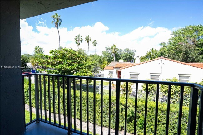Photo - 465 NE 59th St Unit 26