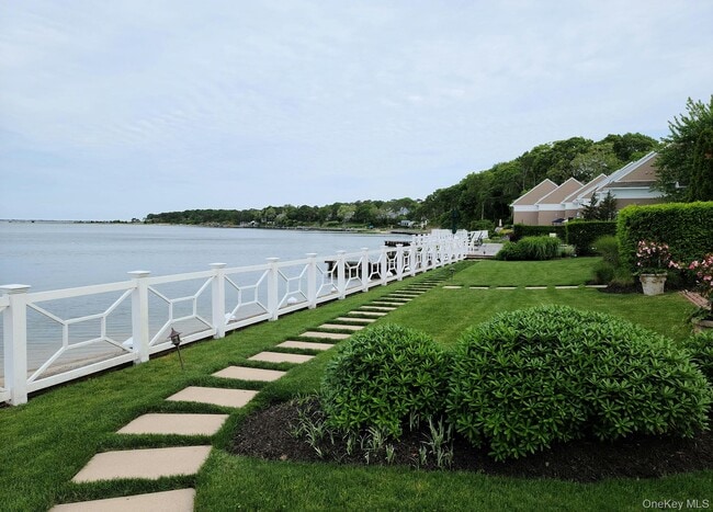 Photo - 62 Canoe Place Rd Unit 627