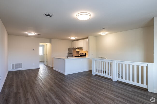2nd piso 1HAB, 1BA - 768SF