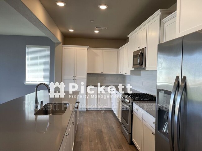 Photo - 938 Timberline Ave