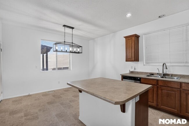 Photo - 5459 N Chestnut St