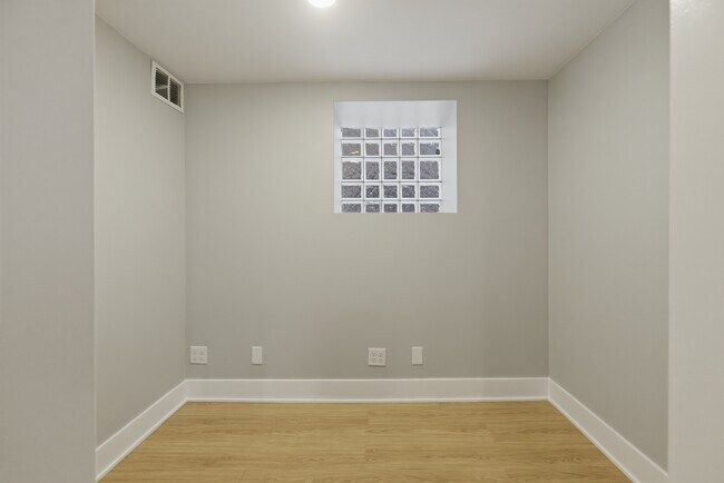 Photo - 3716 N Racine Ave Unidad G