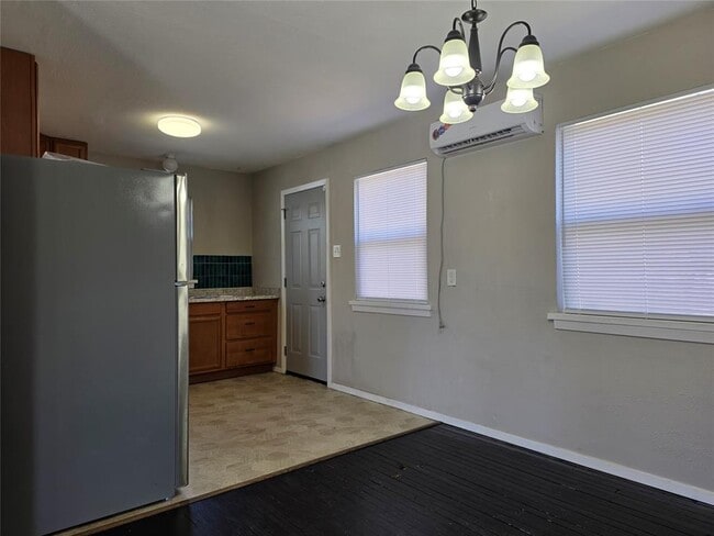 Photo - 3613 SE 24th St