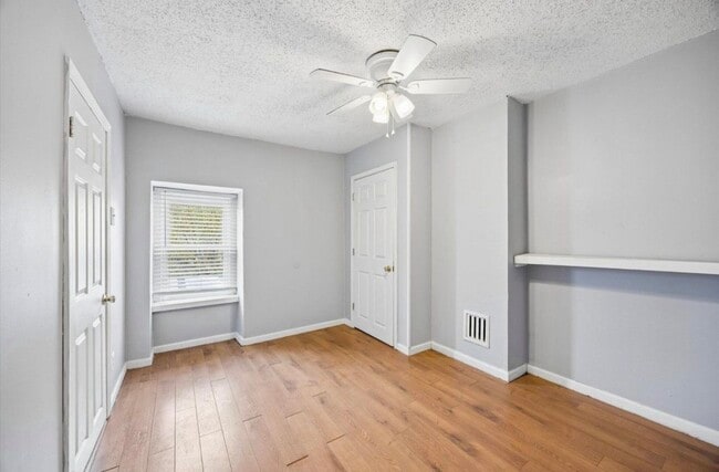 Photo - 402 Lyceum Ave Unit B