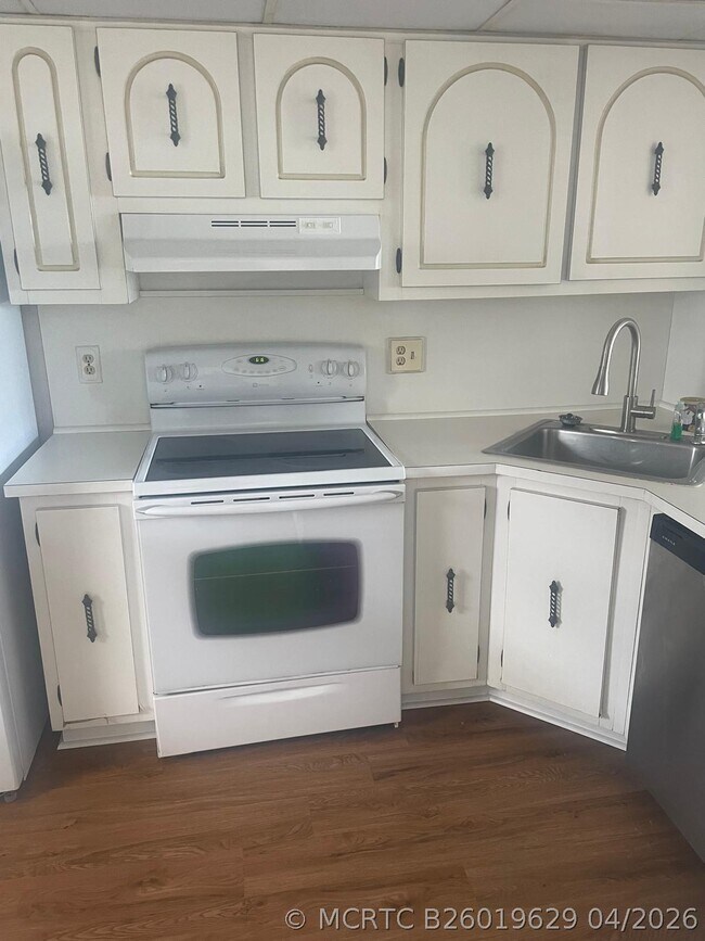 Building Photo - 2571 Aragon Blvd Unit 414