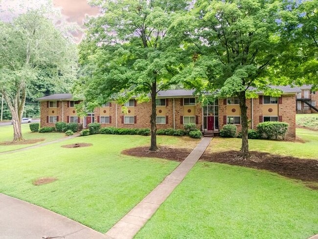 Photo - 1635 Line Cir
