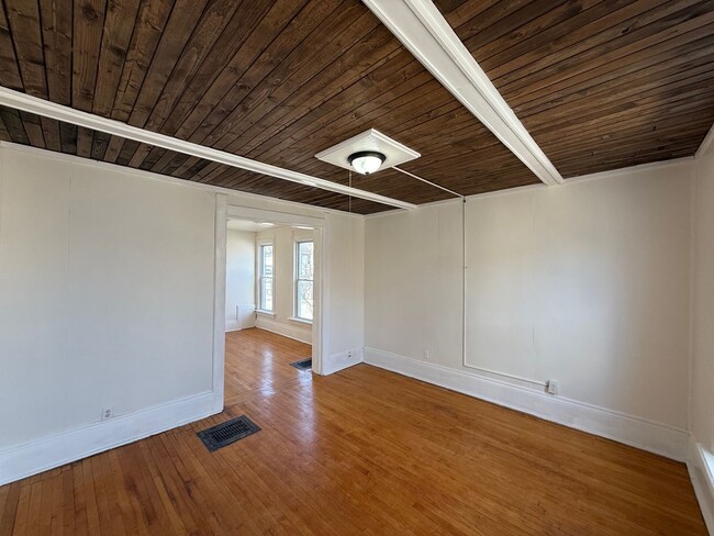 Photo - 1 Large Bedroom Lower Level Duplex in the heart of Brady Street.