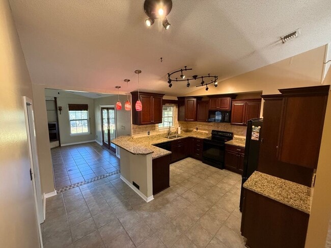 Photo - 257 Terrance Ln