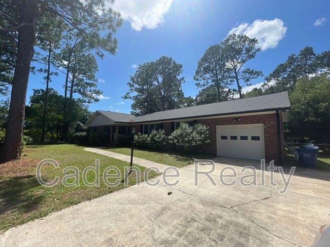 Photo - 114 Cardinal Dr S