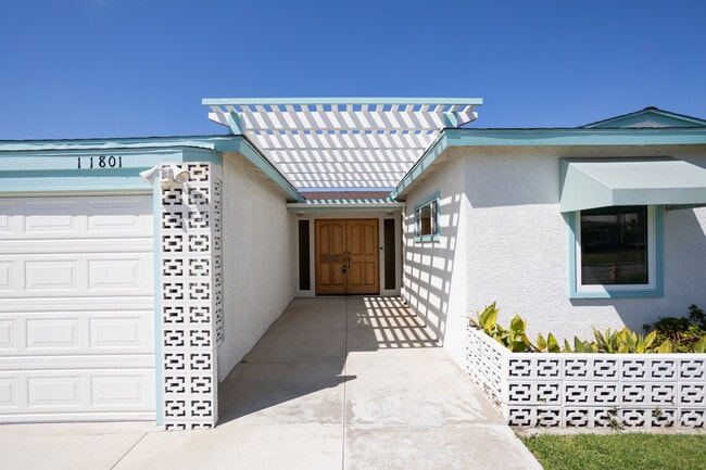 Building Photo - 11801 Rexford Rd