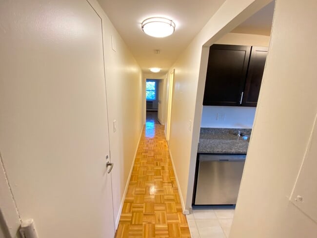 Hallway - 185 Freeman St Unit 749