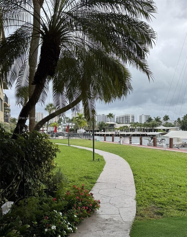 Photo - 301 Golden Isles Dr Unit 112