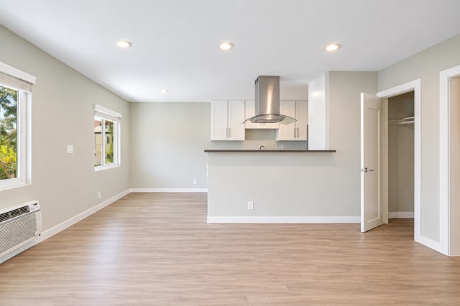 5622 La Mirada Ave