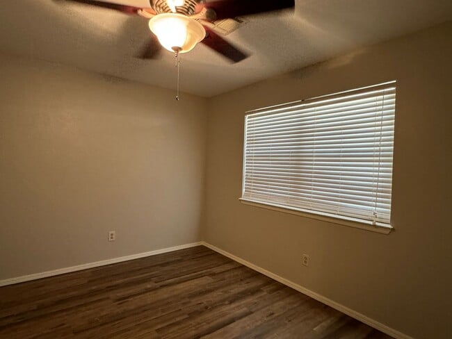 Photo - 2306 NW 75th St