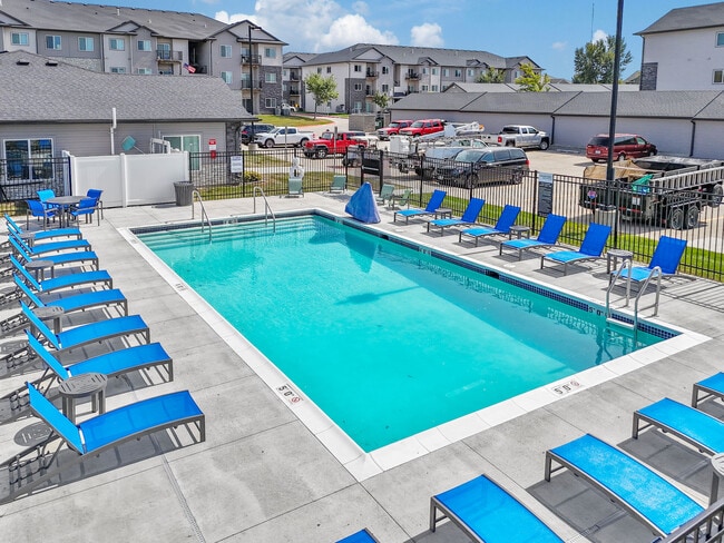 Swimming Pool - Sterling Pointe Rental