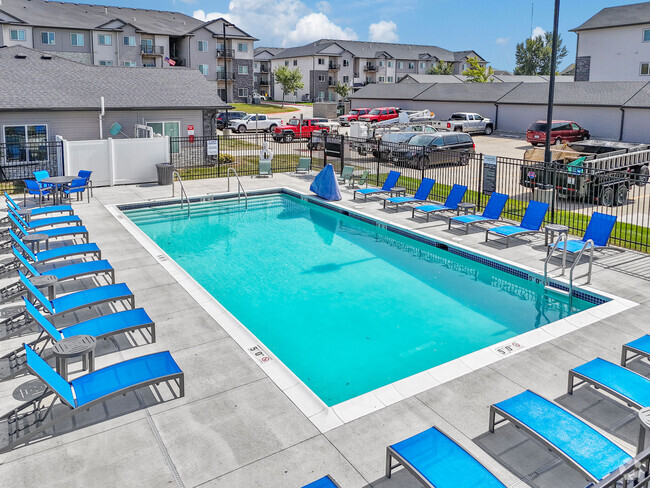 Swimming Pool - Sterling Pointe Rental