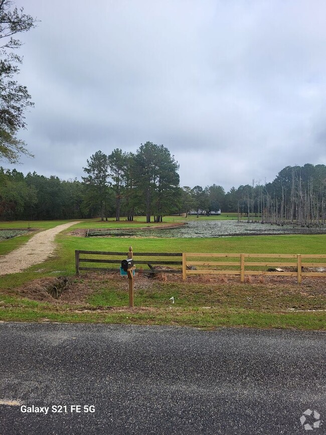 Building Photo - 4 bedroom PLUS a bonus room; Quitman, GA Rental