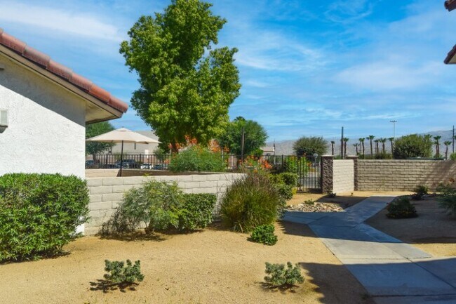 Las Brisas Apartments